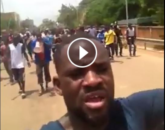Manifestations au Burkina faso suite au coup d'état - capture d'écran d'une vidéo d'Elisée Antoine
