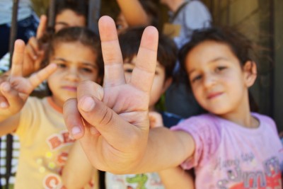 Copii_sirieni_refugiați_Liban (Foto Eoghan Rice _ Licence Creative Commons)